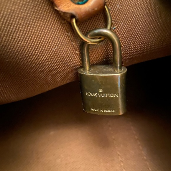 Louis Vuitton Keepall Authentic - Picture 7 of 12
